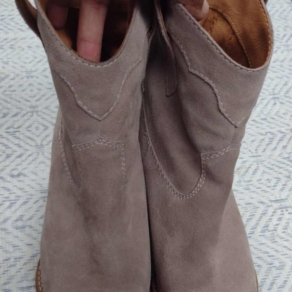 Zodiac Women's Suede Ankle Boots - Cream - Picture 6 of 12